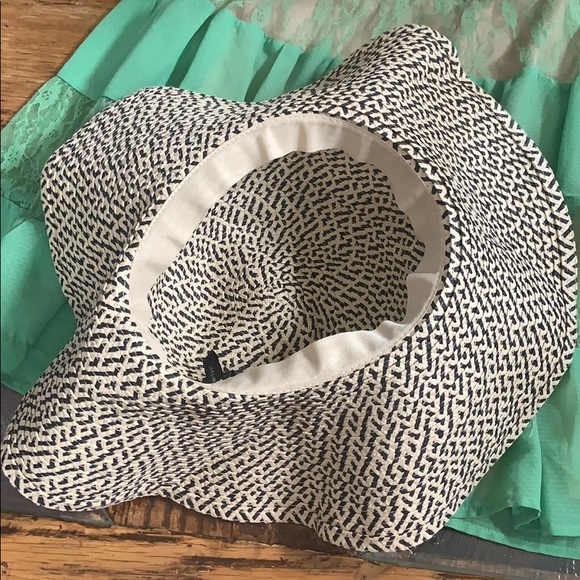 Sun hat - Picture 3 of 3